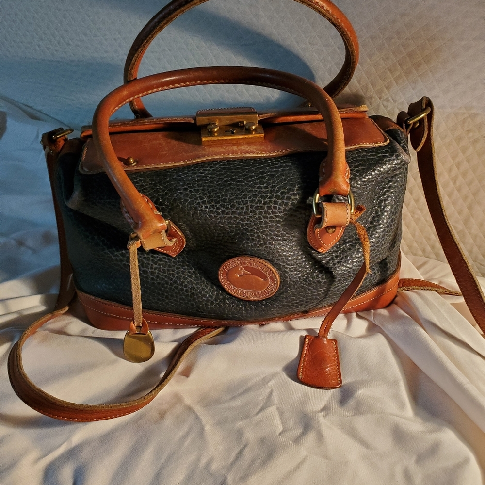 Vintage dooney and bourke doctors bag